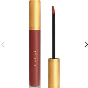 Gucci  Transfer-Proof Matte Liquid Lipstick - 521 Nellie Cherrie
